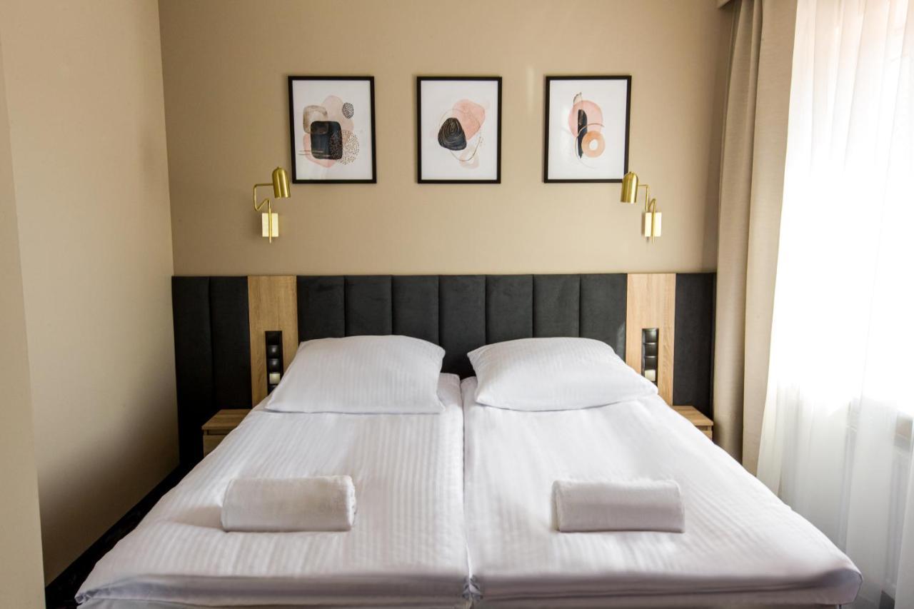 Hotel Zodiak Sucha  Экстерьер фото