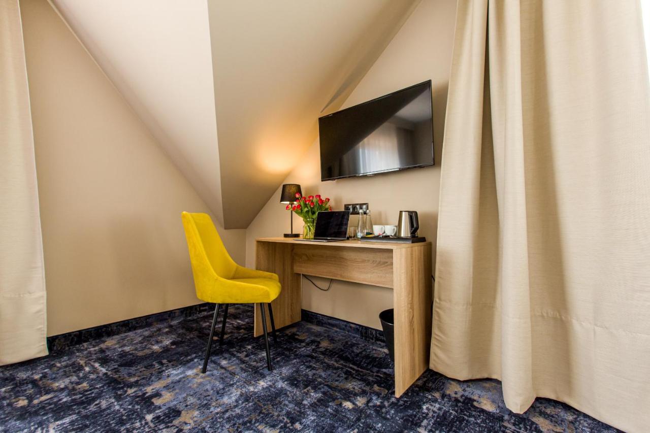 Hotel Zodiak Sucha  Экстерьер фото