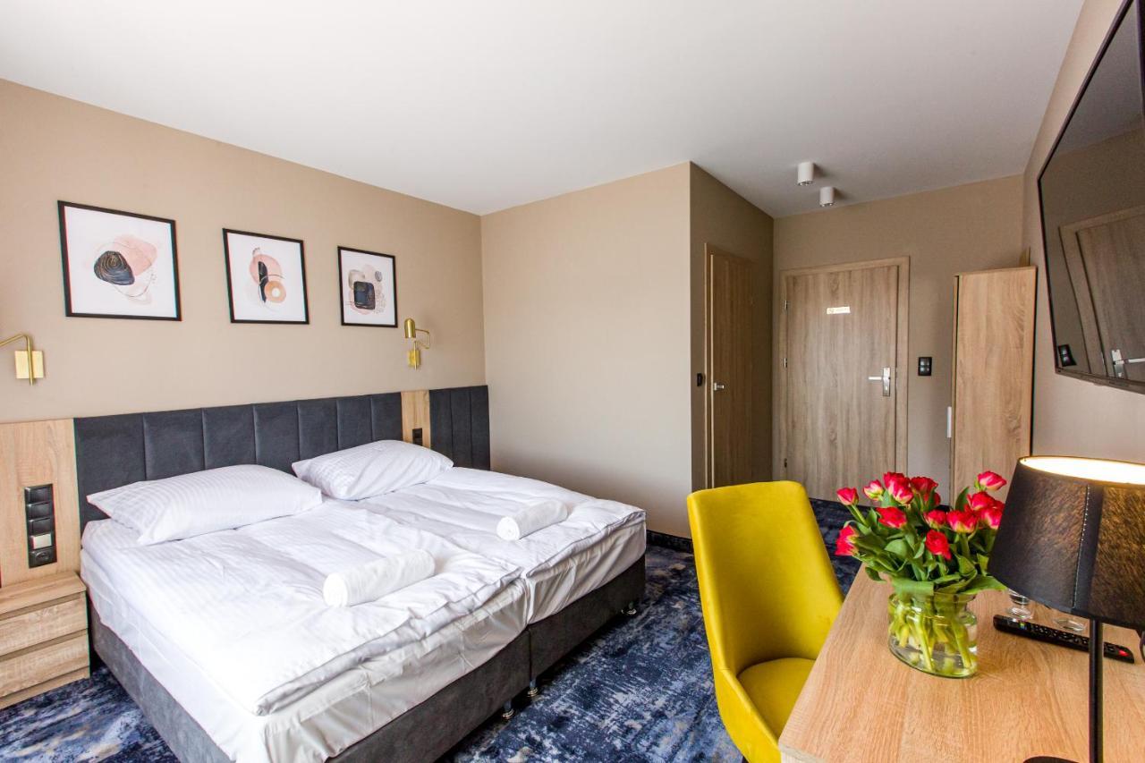 Hotel Zodiak Sucha  Экстерьер фото