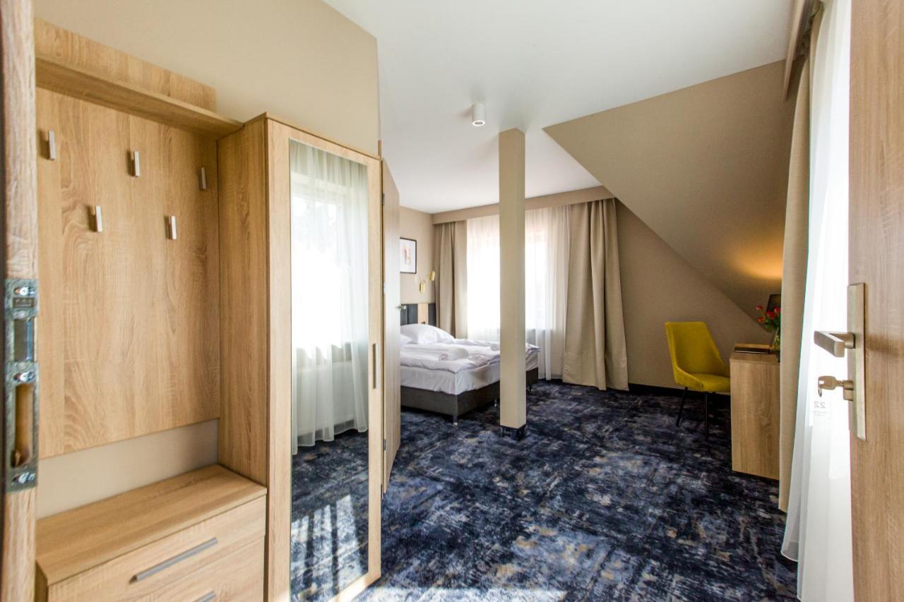 Hotel Zodiak Sucha  Экстерьер фото